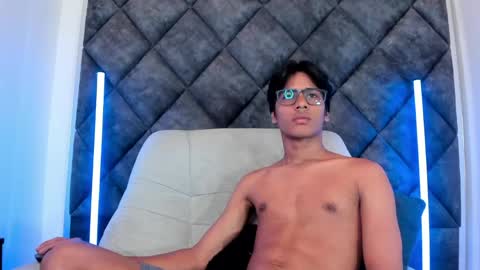 Liam twink big dick online show from May 15, 4:25 pm