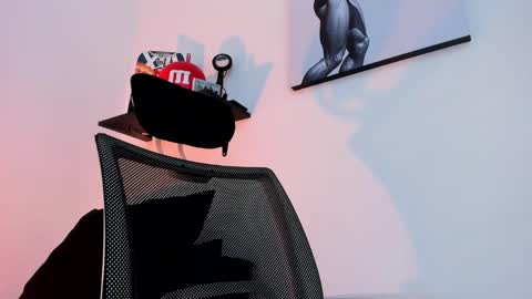 liam online show from February 25, 10:09 pm