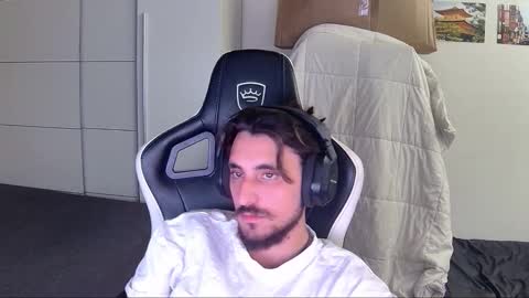 Snapshot of liamriddley chatting on November 2, 2:22 am liamriddley online show from November 2, 2:22 am