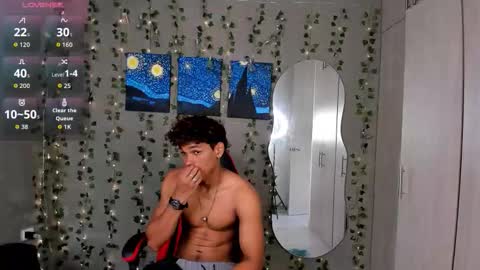 liamvibes212 online show from March 18, 1:39 pm