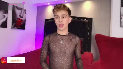 liam online show from December 19, 5:47 am