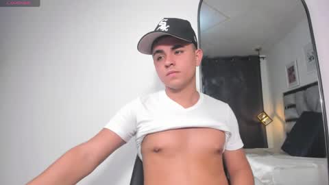 lianfox_ online show from May 27, 3:09 pm