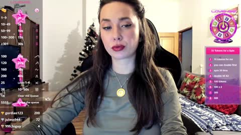 LiaQuinn online show from February 4, 7:11 pm