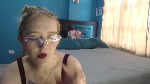 Lia Roberts online show from September 13, 12:18 pm