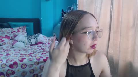 Lia Roberts online show from March 7, 11:51 am