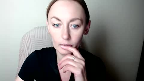 Lia online show from January 16, 1:09 pm