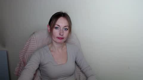 Lia online show from April 15, 12:30 pm