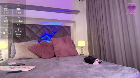 lickpink1_ online show from April 18, 8:09 pm