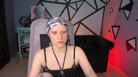 Hey My name is Lida online show from July 7, 9:13 am