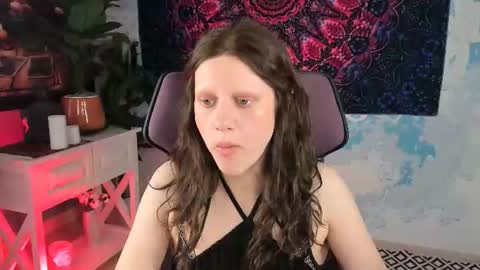 Hey My name is Lida online show from July 18, 9:11 am