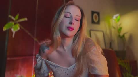 its my birthday today so im offline  but id be so happy if you felt like sending me a birthday love while im away  online show from February 25, 6:33 pm