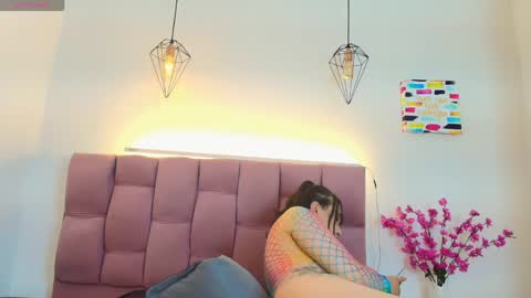 Liiaa Sweett  online show from May 31, 6:09 pm