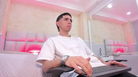 L I I A M online show from February 22, 4:40 am