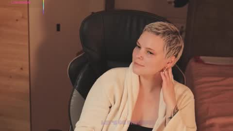 likaaberry online show from December 2, 1:15 am