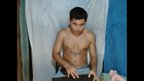 lil_condor_baby online show from September 22, 12:37 am