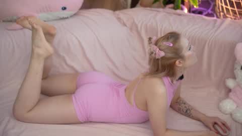 lil_tweety online show from November 21, 7:45 pm