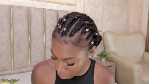 lila bailey  online show from October 17, 8:02 pm