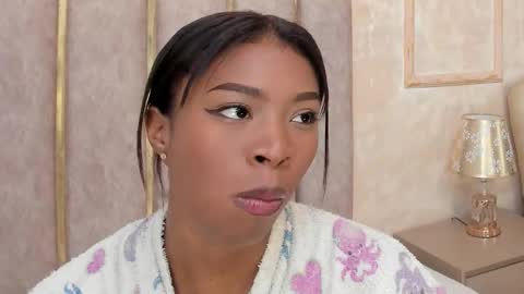 lila bailey  online show from November 4, 8:43 pm