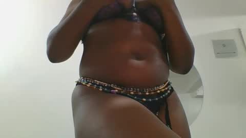 lilah_nicole775528 online show from December 17, 11:06 am