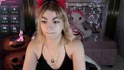 Lili online show from October 26, 1:01 pm