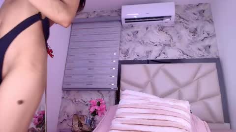 Lily online show from March 17, 11:59 am