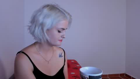 Lili online show from October 5, 6:48 pm