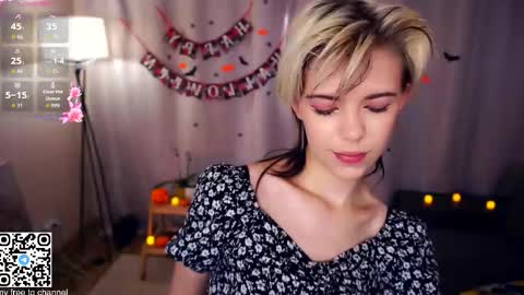 Snapshot of liliandaniels chatting on October 10, 7:14 am Lilian online show from October 10, 7:14 am