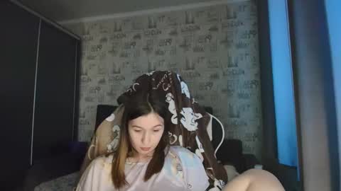 liliawoolf online show from June 5, 11:37 am