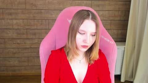 LiliLinn online show from June 5, 7:03 am