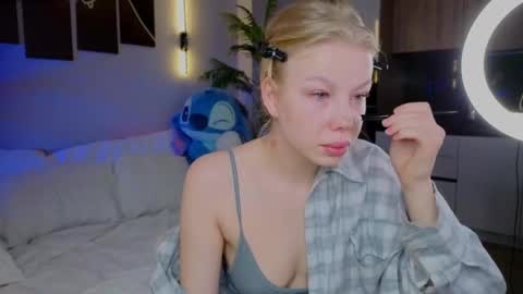 lililok101 online show from April 23, 3:03 am