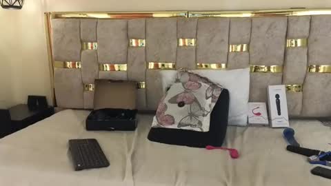 lilimini online show from February 12, 8:45 pm