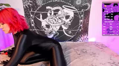 Snapshot of lilith_jovovich chatting on September 12, 12:23 am              online show from September 12, 12:23 am