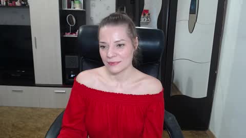 lilith small21 online show from February 16, 9:18 am