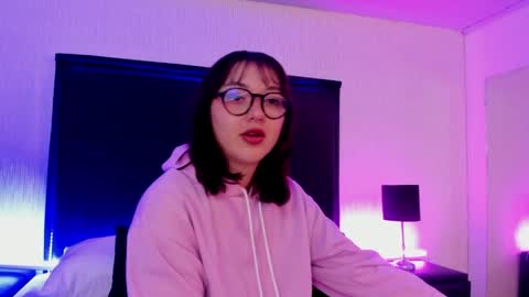 LilithBluum  online show from April 18, 11:56 am