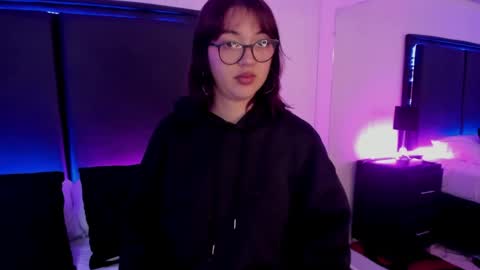 LilithBluum  online show from April 10, 11:37 am