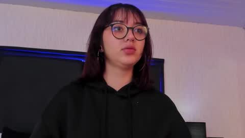 LilithBluum  online show from March 23, 11:37 am