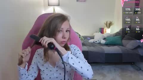 Snapshot of lill_mary chatting on October 8, 2:51 am Maria online show from October 8, 2:51 am