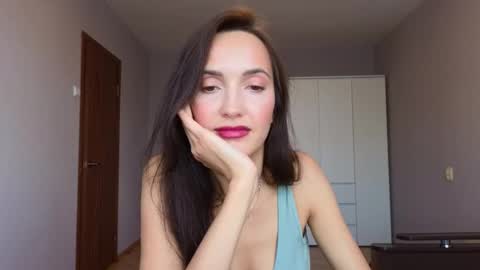 Snapshot of lillian_clark7 chatting on October 2, 8:02 am Lillian online show from October 2, 8:02 am