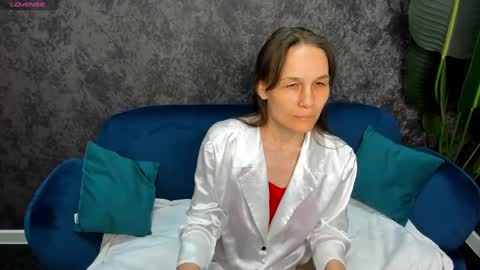 lillian_white1 online show from February 19, 6:33 am