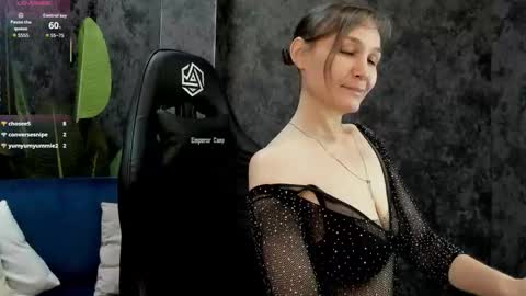 lillian_white1 online show from October 8, 1:02 am