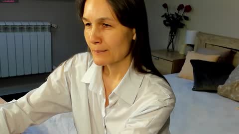 lillian_white1 online show from February 8, 7:04 am