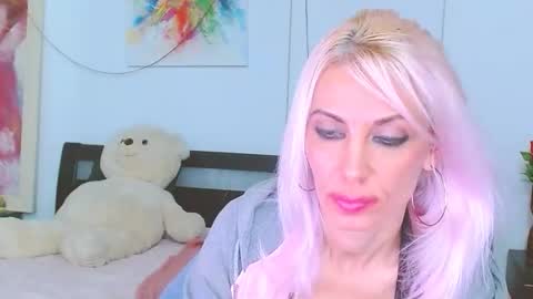 Lara online show from November 26, 3:48 am