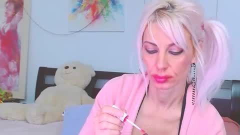 Lara online show from December 15, 2:40 am