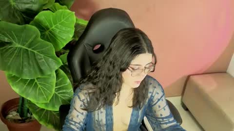 Snapshot of lillianderson chatting on September 29, 11:42 am lillianderson - Next stream start at 0700hs GTM-3 online show from September 29, 11:42 am