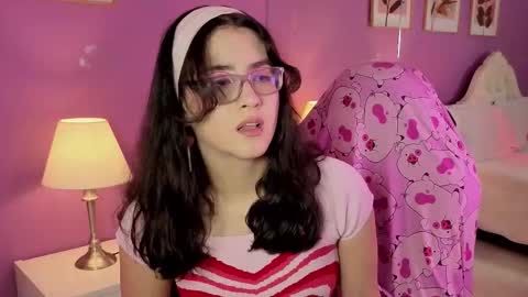 Snapshot of lillianderson chatting on September 24, 12:45 pm lillianderson - Next stream start at 0700hs GTM-3 online show from September 24, 12:45 pm