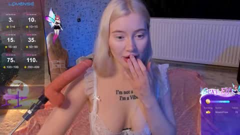 lillie_berry online show from February 5, 5:33 am