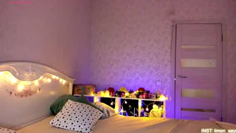 LilliMoore online show from June 1, 11:50 pm