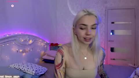 LilliMoore online show from October 5, 1:03 am