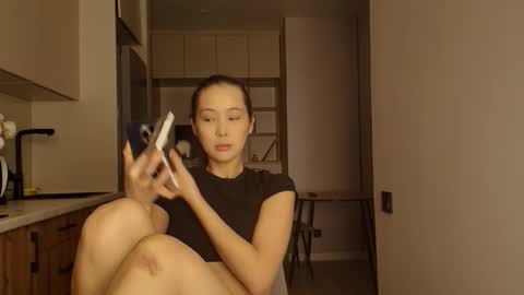 lilly online show from March 6, 4:33 am