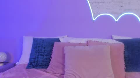 Lilou online show from December 4, 12:16 pm